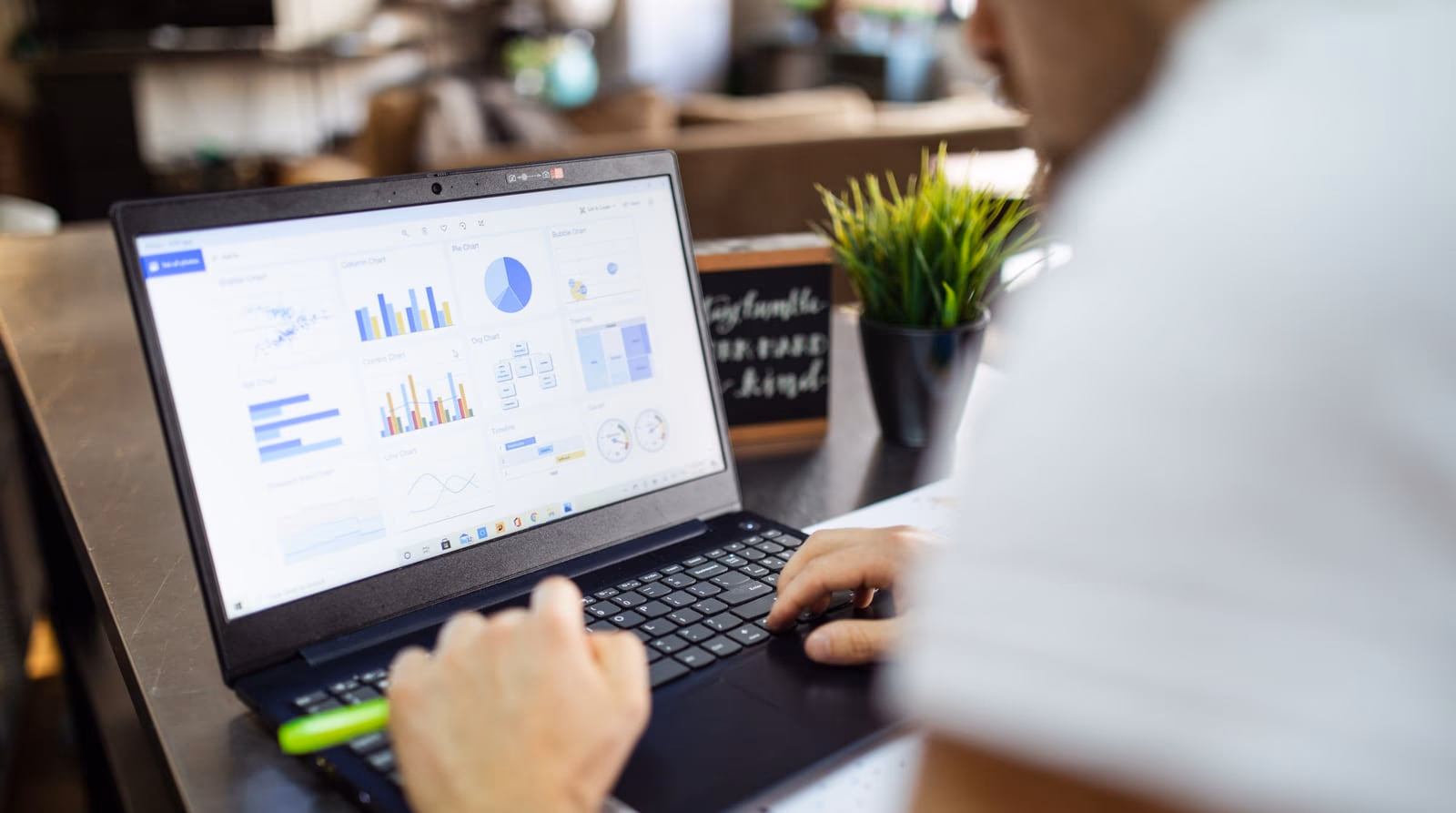 Planilla de cálculo cargada de datos en pantalla